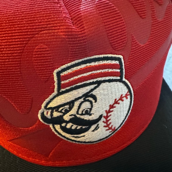 Cincinnati Reds (red legs) baseball cap. New. - Picture 8 of 10